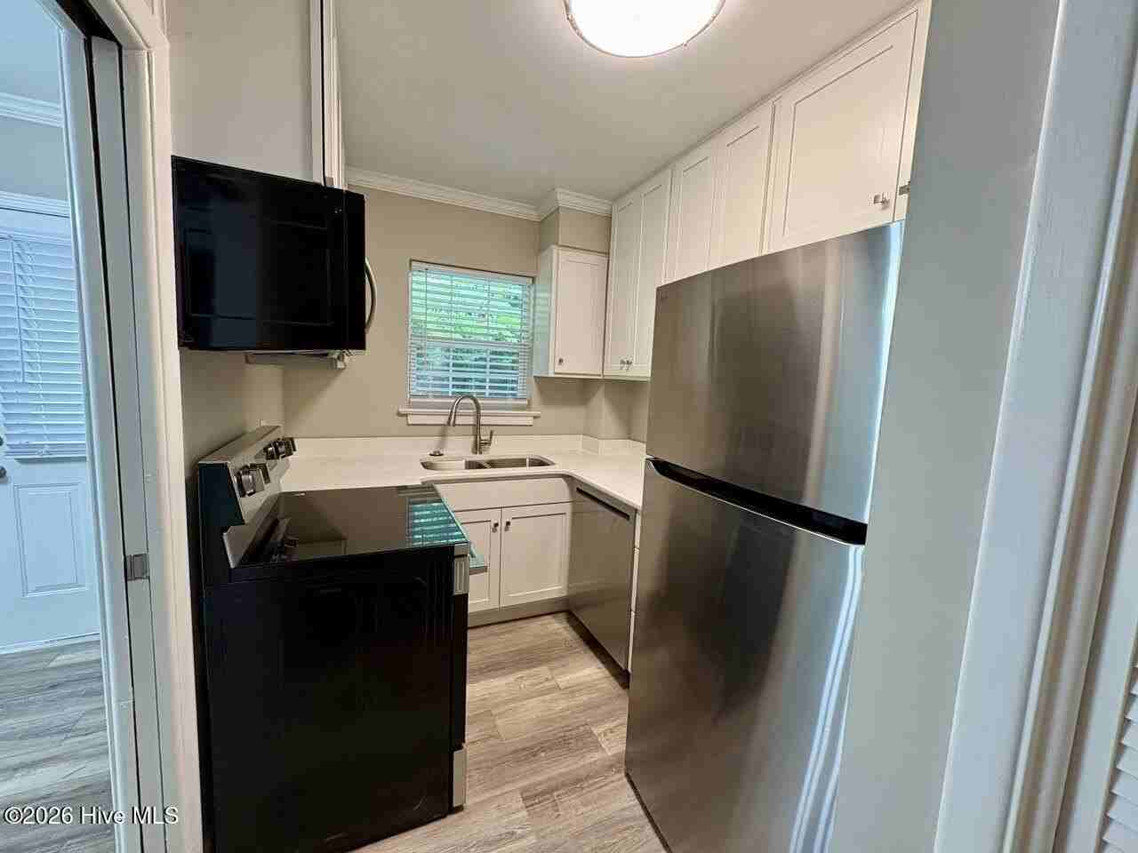 2846 Walton Way #7 - Photo 4 of 25