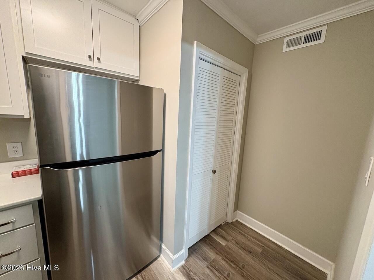 2846 Walton Way #7 - Photo 7 of 25