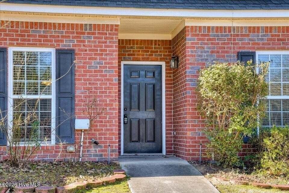 358 Bowen Fls - Photo 3 of 32