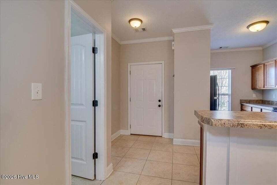 358 Bowen Fls - Photo 4 of 32