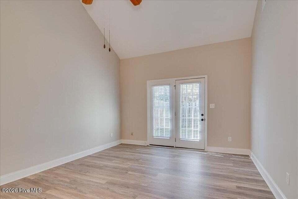 358 Bowen Fls - Photo 7 of 32