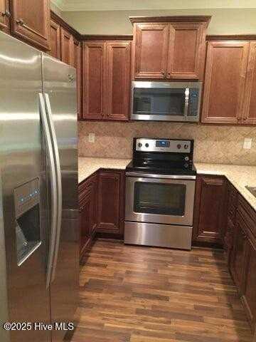 1632 Cambria Dr #B - Photo 5 of 31