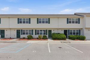 featured image of 11 Pirates Cove Dr