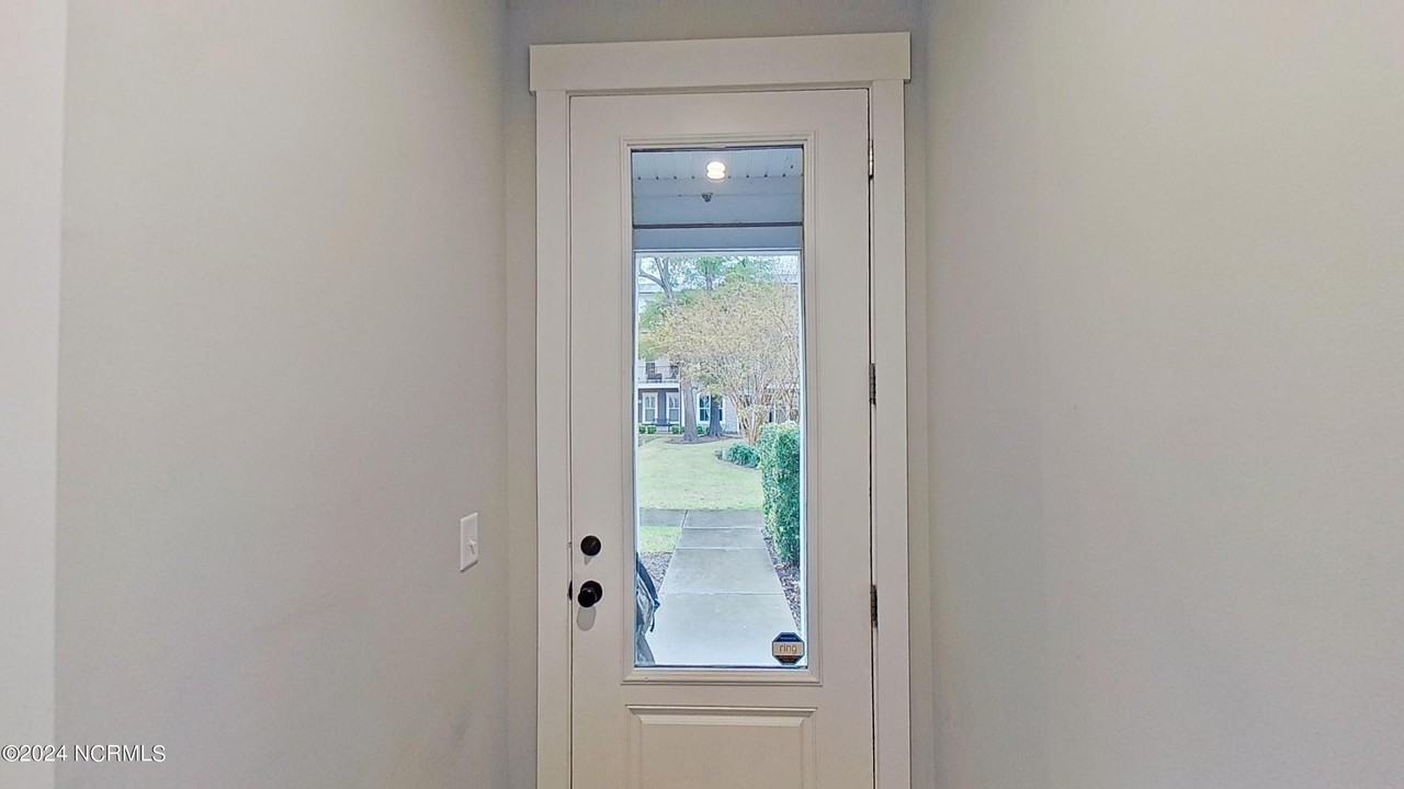 331 Mcivers Aly - Photo 3 of 32