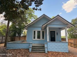 featured image of 230 N Ashe St