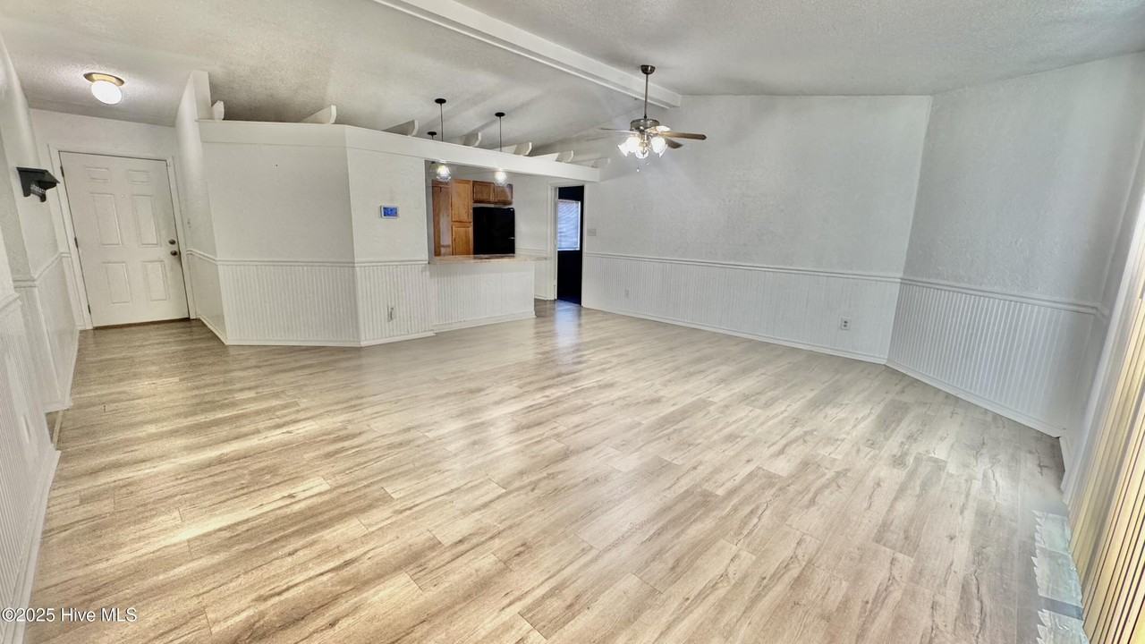 1007 Brynn Marr Rd - Photo 5 of 14