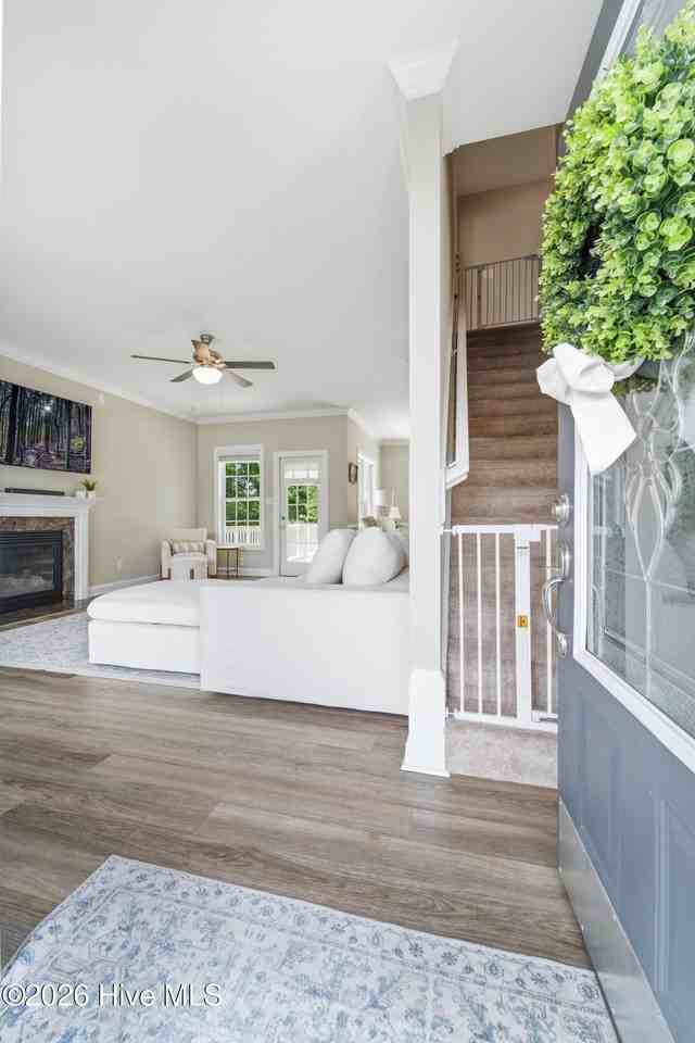 107 Mckinnon Pl - Photo 2 of 29