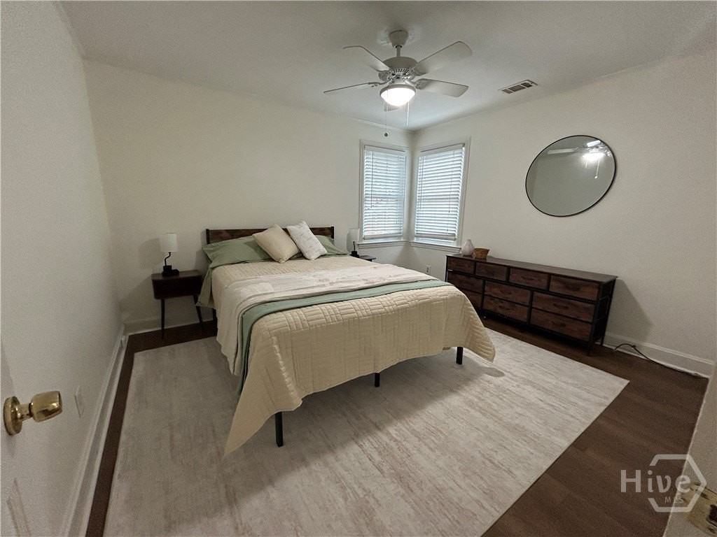 1506 E 50th St - Photo 6 of 14