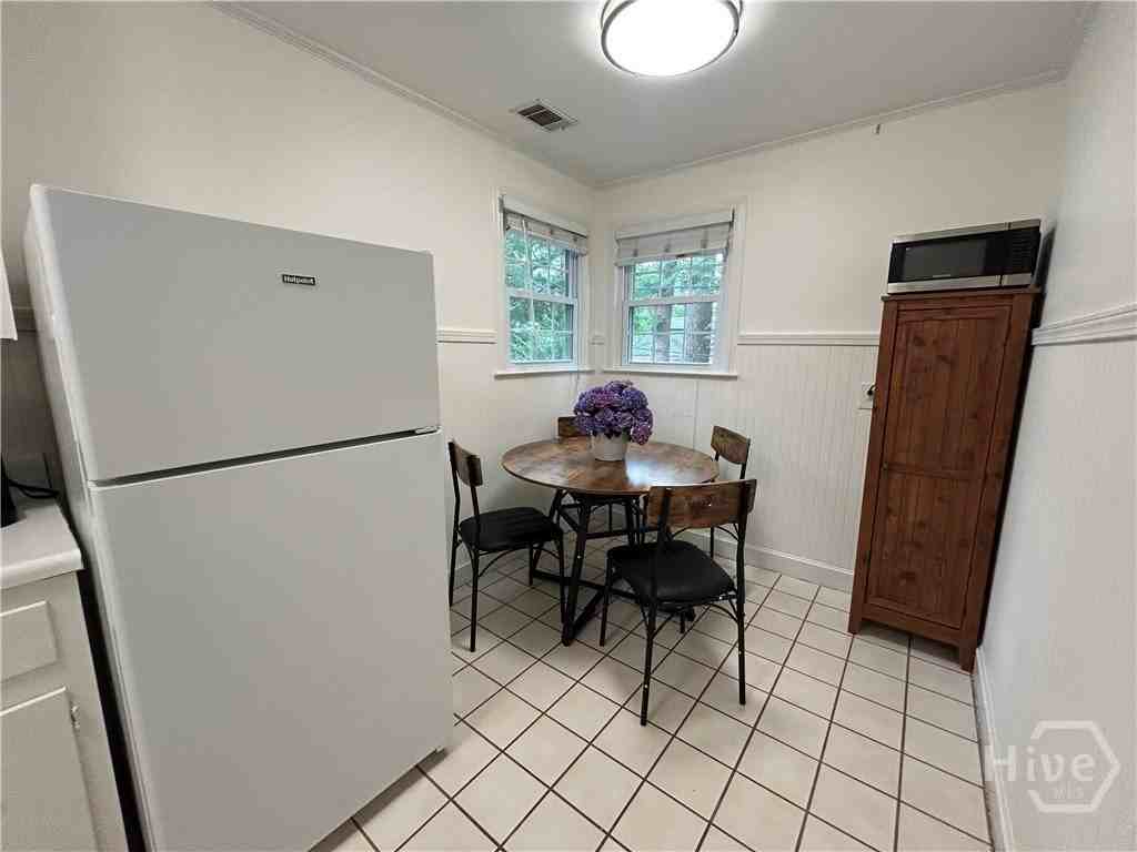 1506 E 50th St - Photo 7 of 14