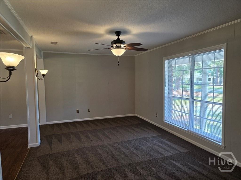 406 Hickory St - Photo 3 of 25