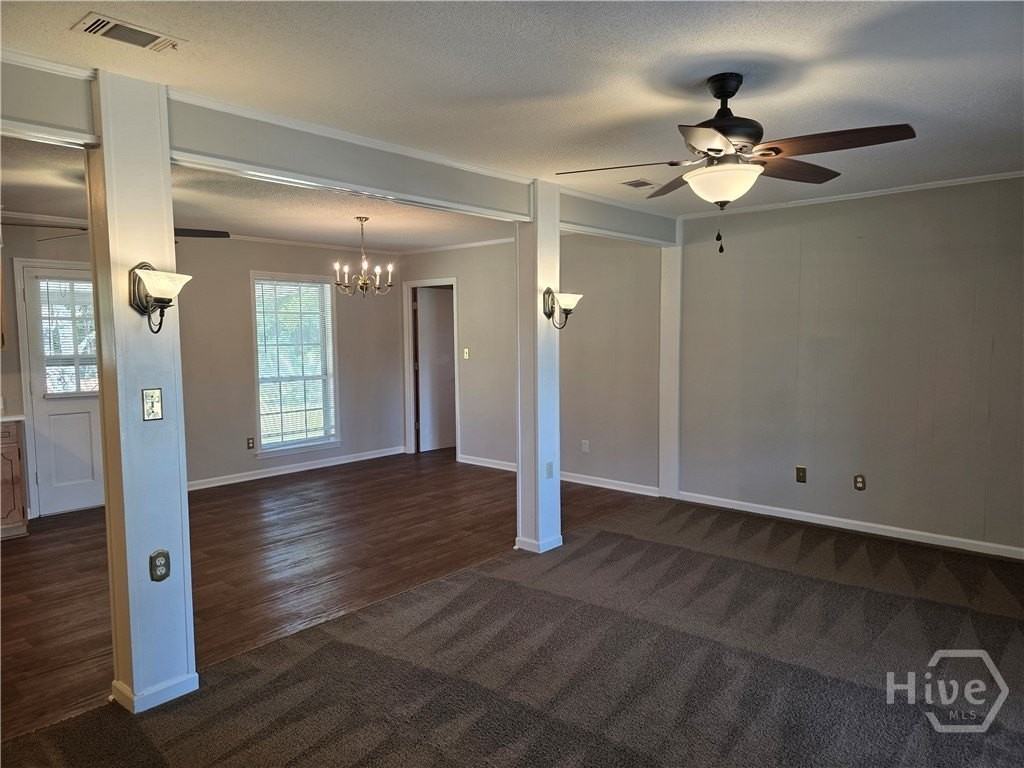 406 Hickory St - Photo 4 of 25
