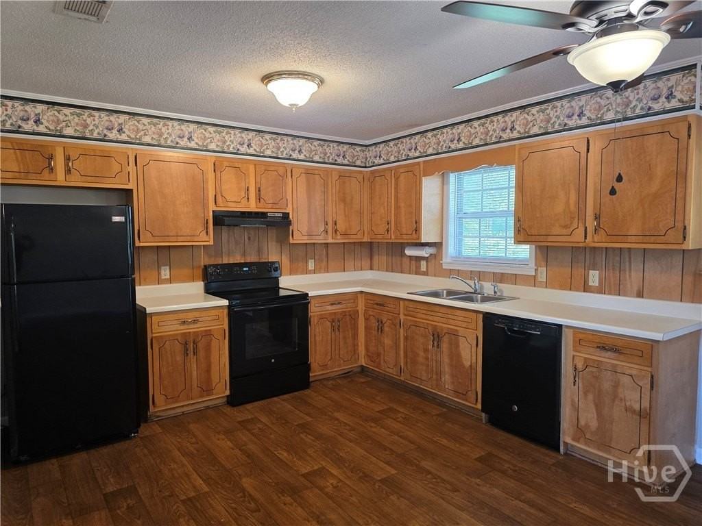406 Hickory St - Photo 7 of 25
