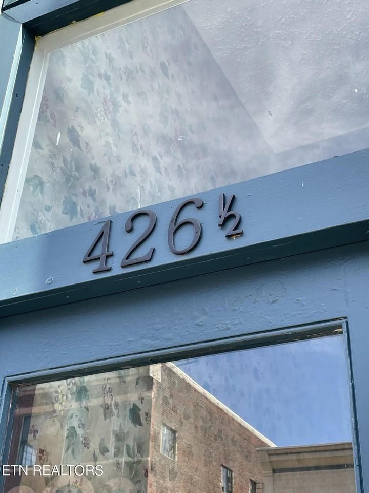 426 N Roane St #1-2 - Photo 2 of 30