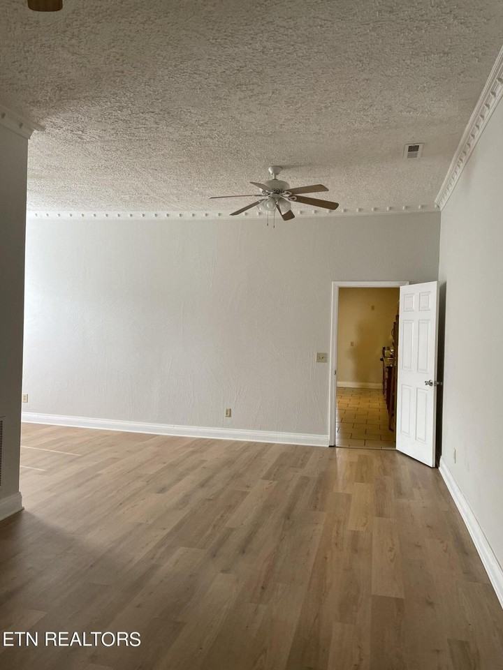 426 N Roane St #1-2 - Photo 7 of 30