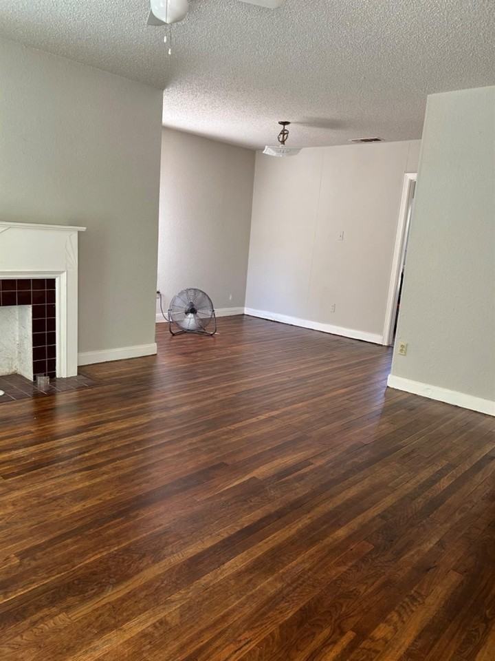 2818 27th St - Photo 7 of 7