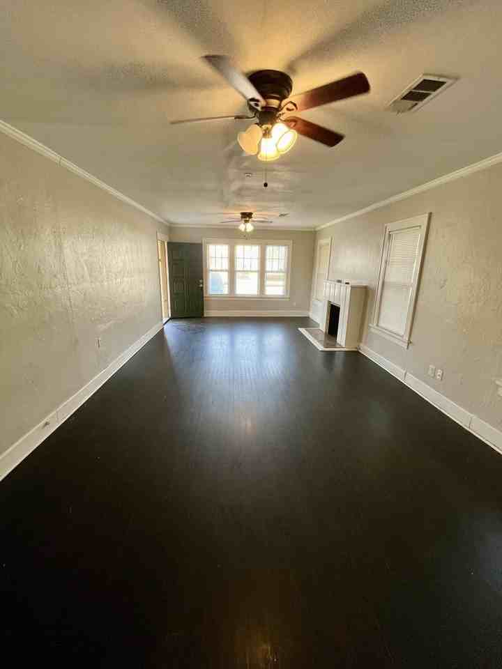1625 Avenue Y - Photo 4 of 11