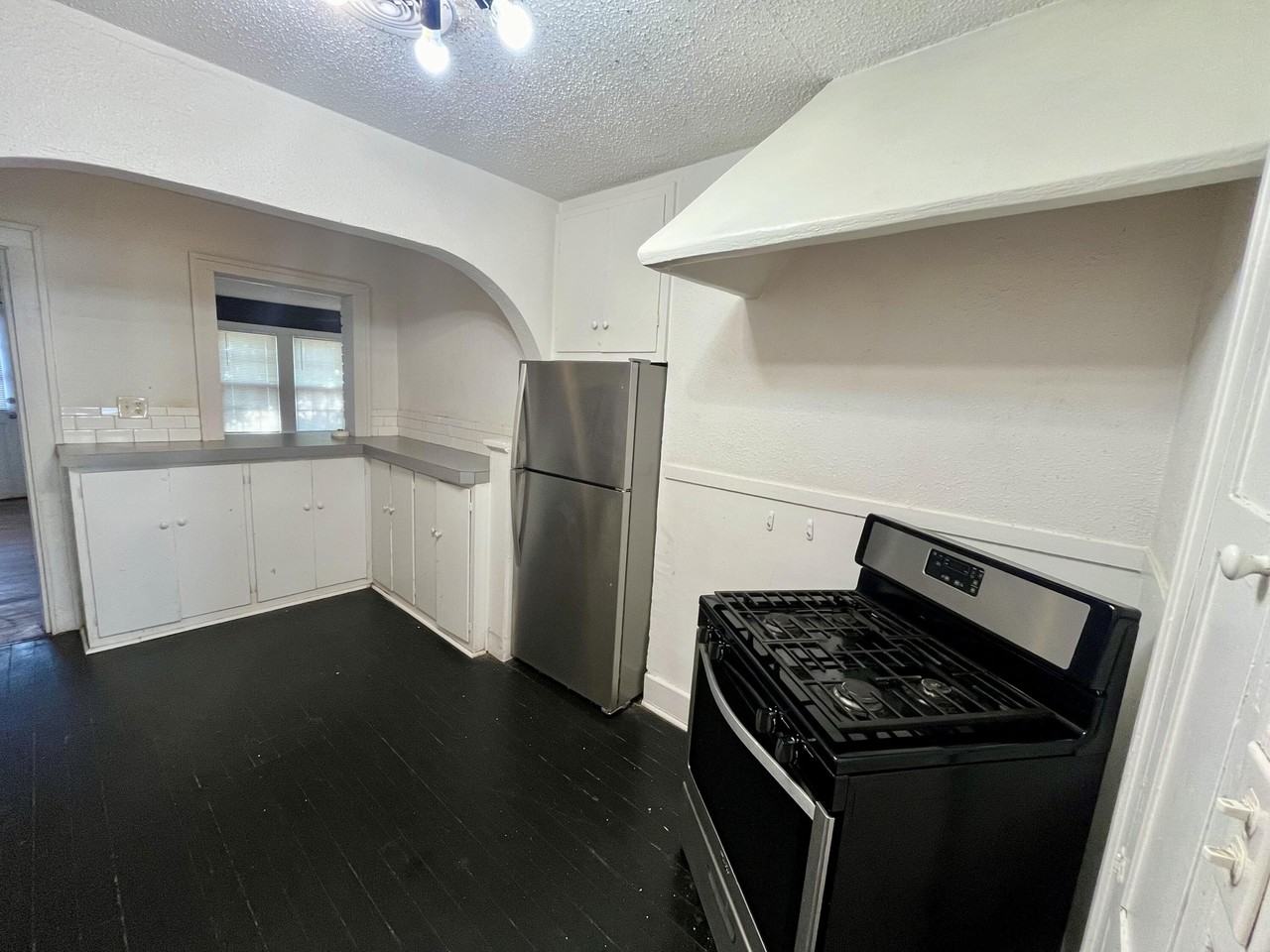 1625 Avenue Y - Photo 5 of 11