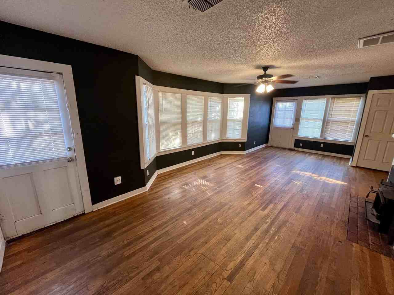 1625 Avenue Y - Photo 7 of 11