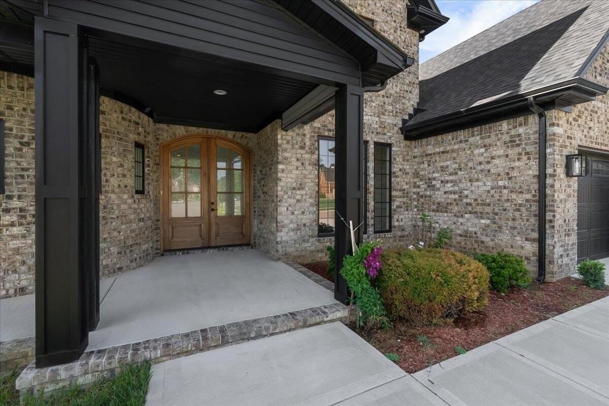 413 Weston Park - Photo 3 of 39