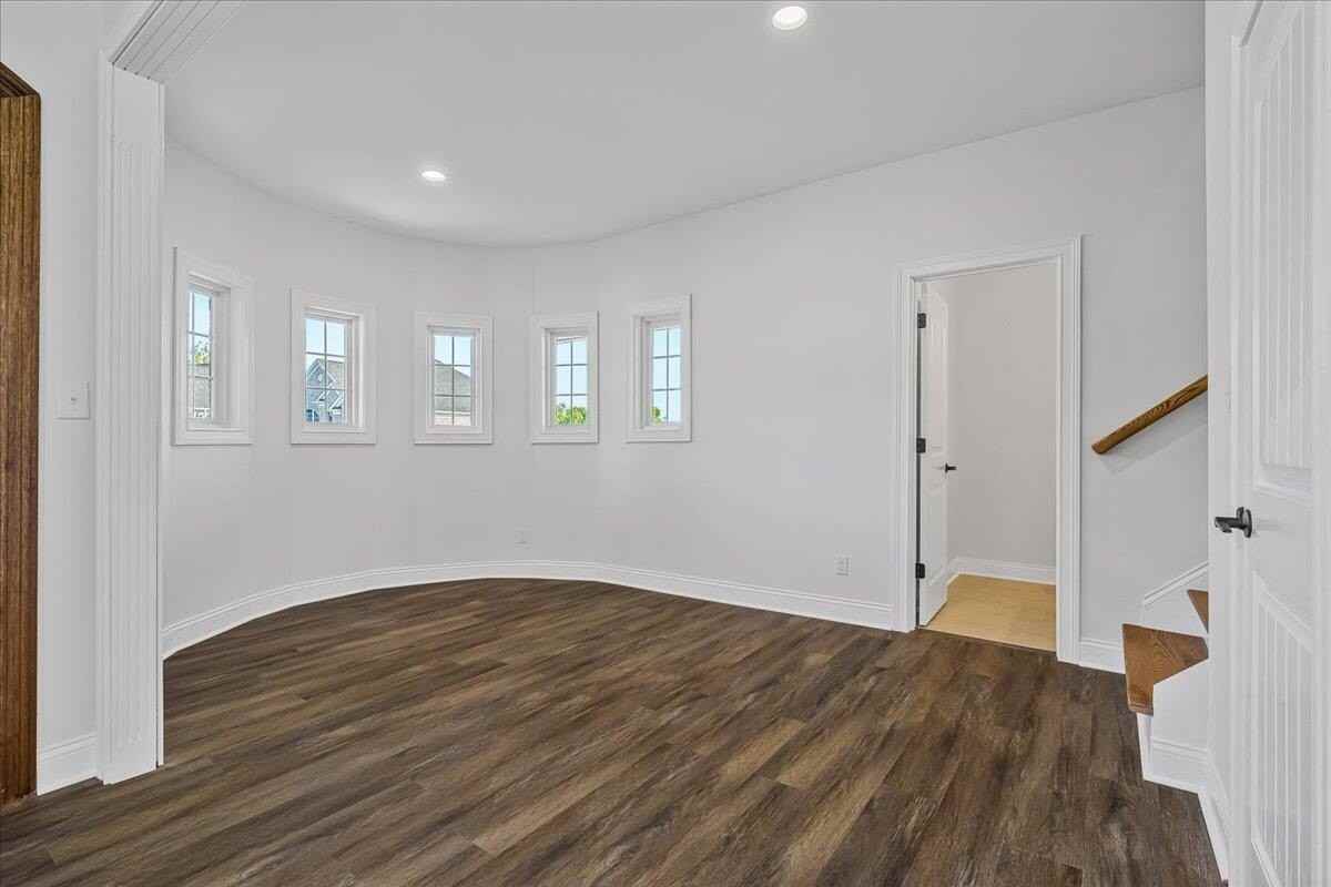 413 Weston Park - Photo 7 of 39