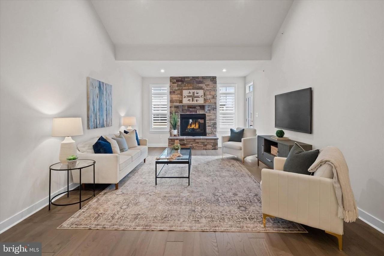 808 Fountain Trl - Photo 4 of 32