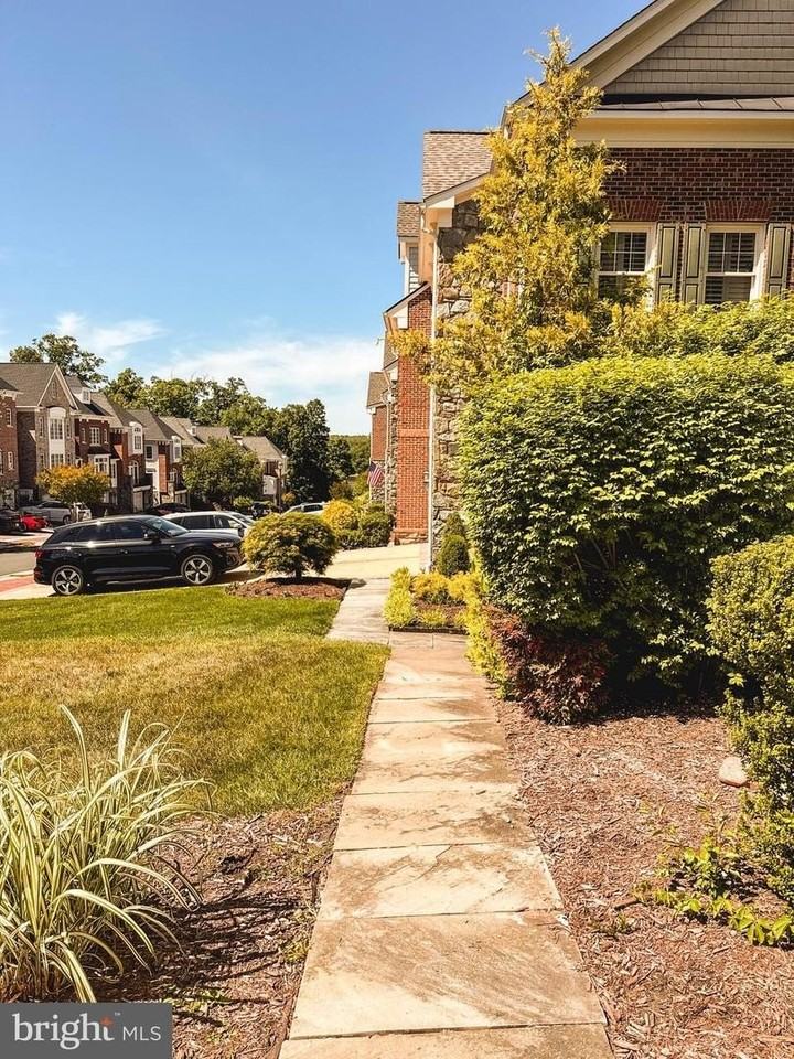 18234 Cypress Point Ter - Photo 2 of 50