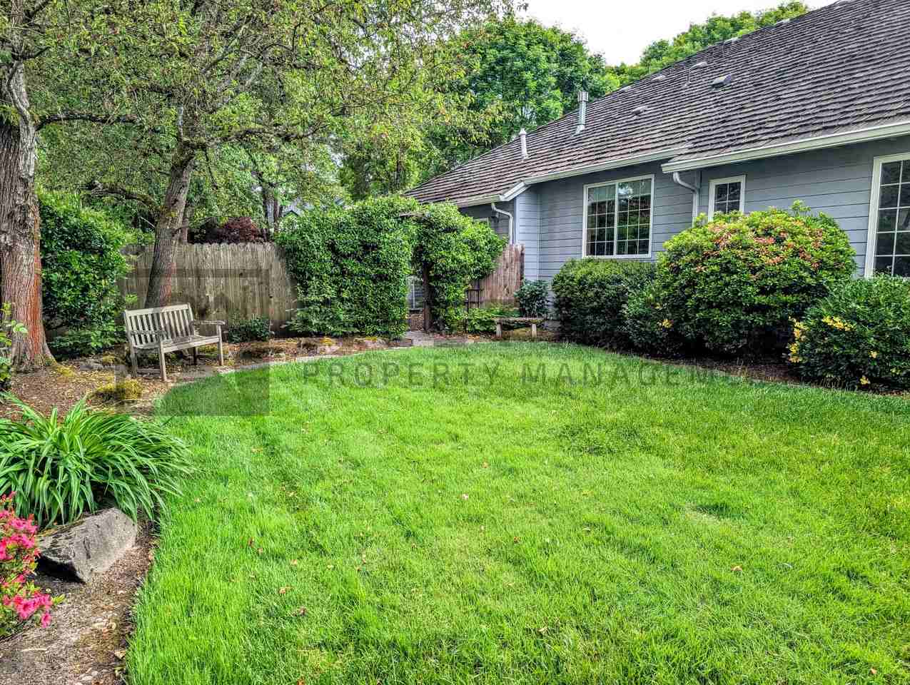 632 Nw Pacific Grove Dr #1 - Photo 3 of 23