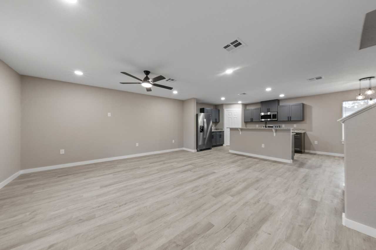 1905 Sanger Ave #1 - Photo 3 of 26