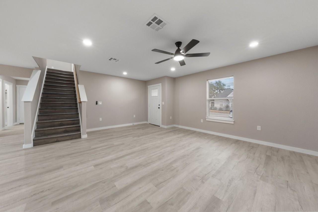 1905 Sanger Ave #1 - Photo 4 of 26