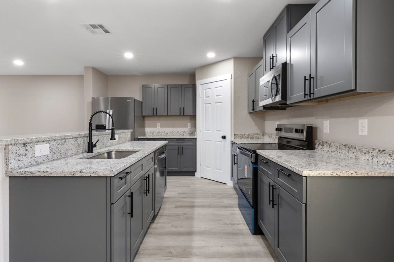 1905 Sanger Ave #1 - Photo 7 of 26