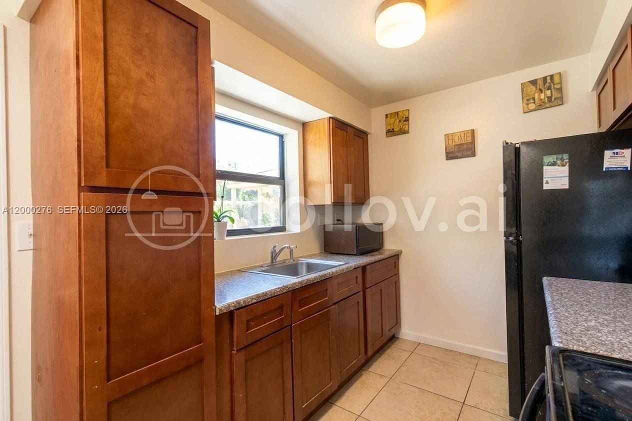 3551 Sw 1st St - Photo 4 of 8