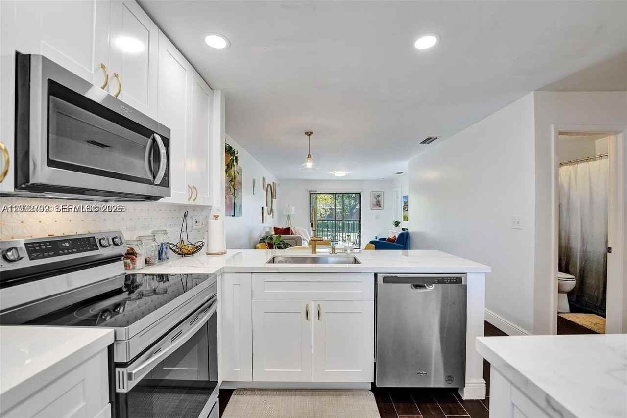 10468 Nw 10th St #204 - Photo 4 of 42