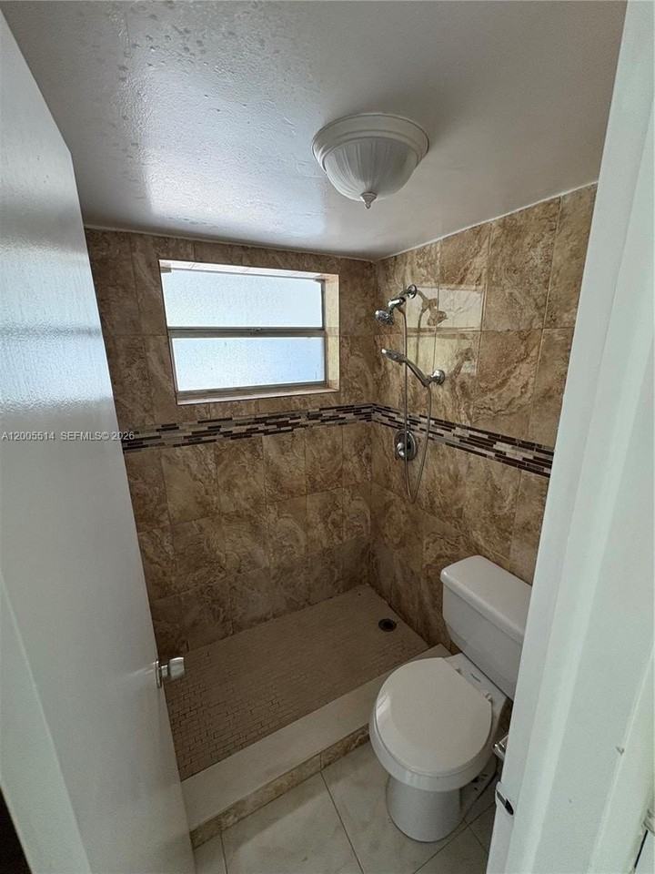 1515 Ne 125th Ter #212 - Photo 6 of 9