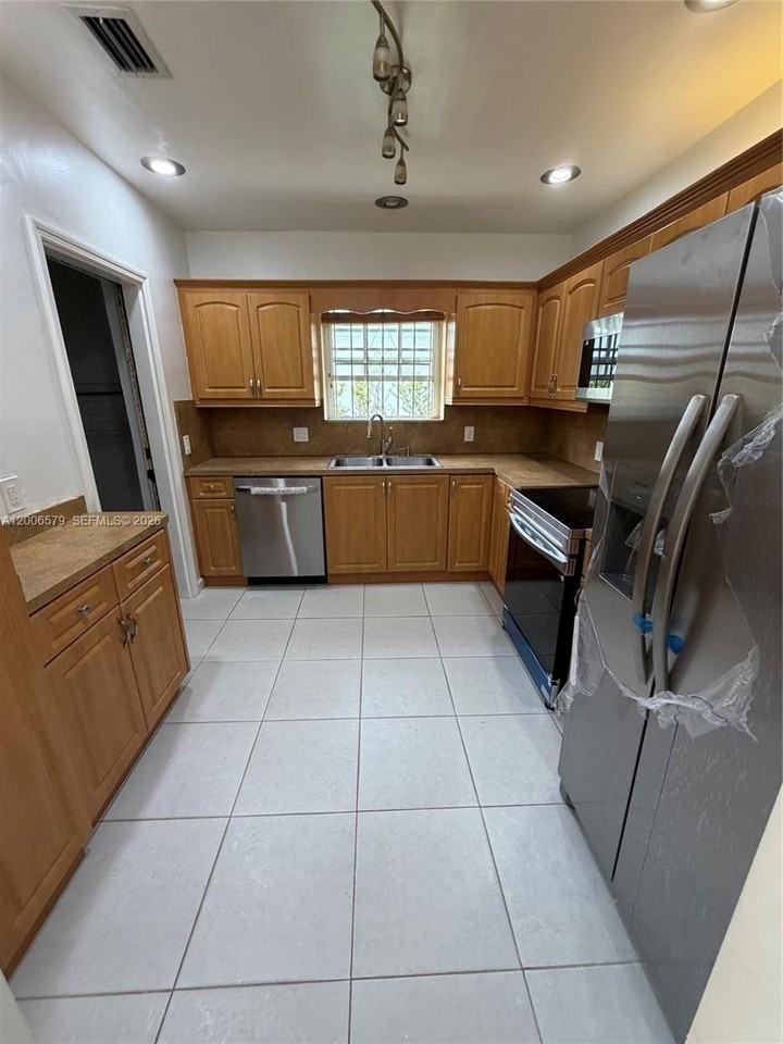 5321 Nw 9th Ave #0 - Photo 2 of 11