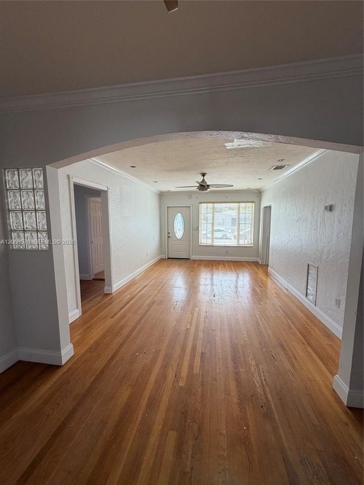 5321 Nw 9th Ave #0 - Photo 3 of 11