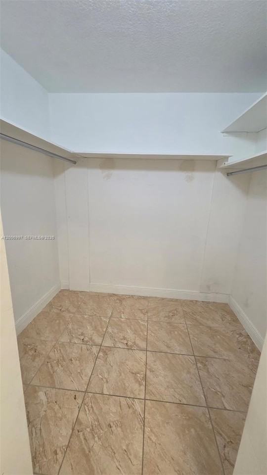 3140 Sw 142nd Ave - Photo 7 of 42