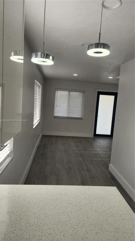 8701 Sw 36th St - Photo 5 of 29