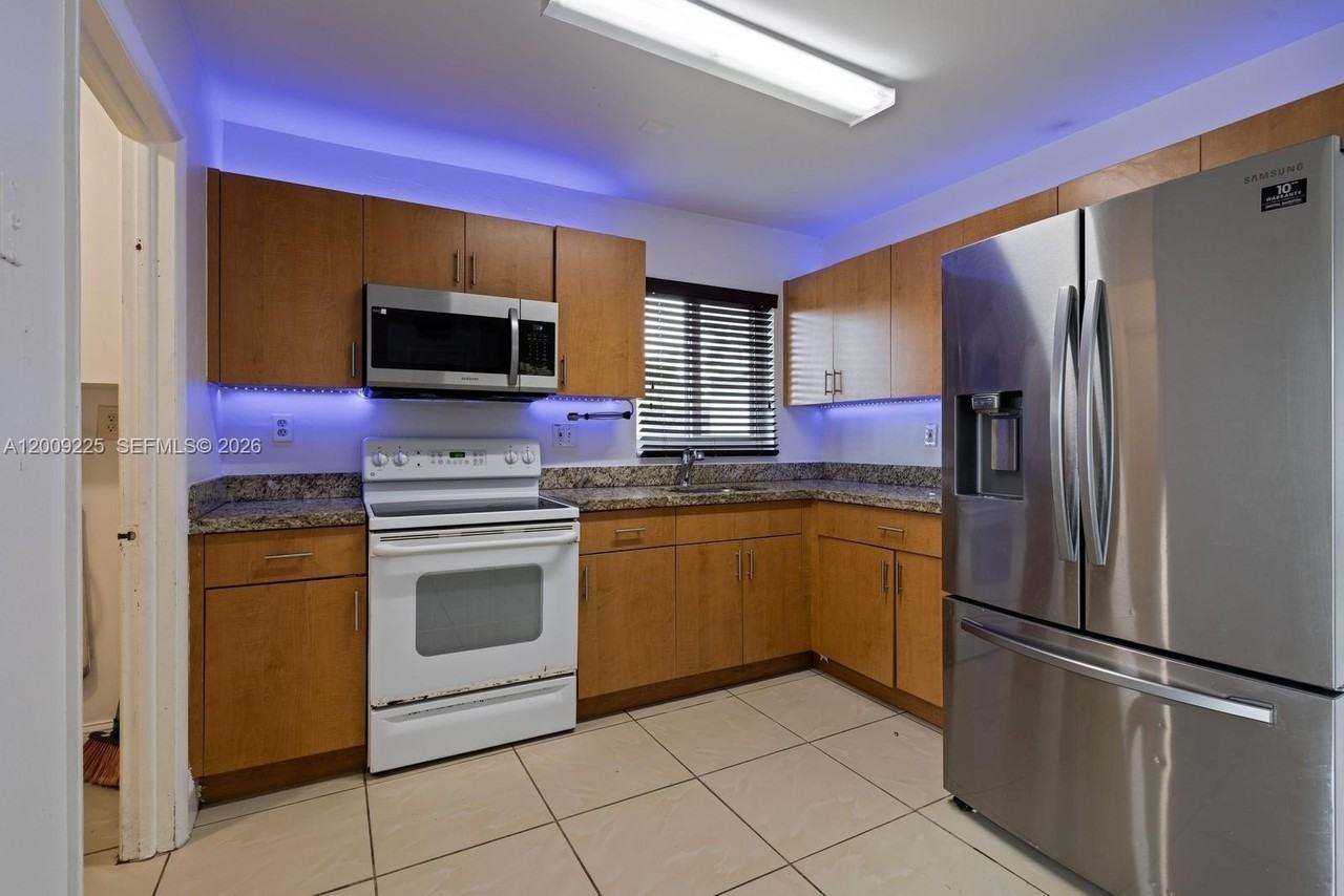 19701 Sw 103rd Ct #19701 - Photo 4 of 18