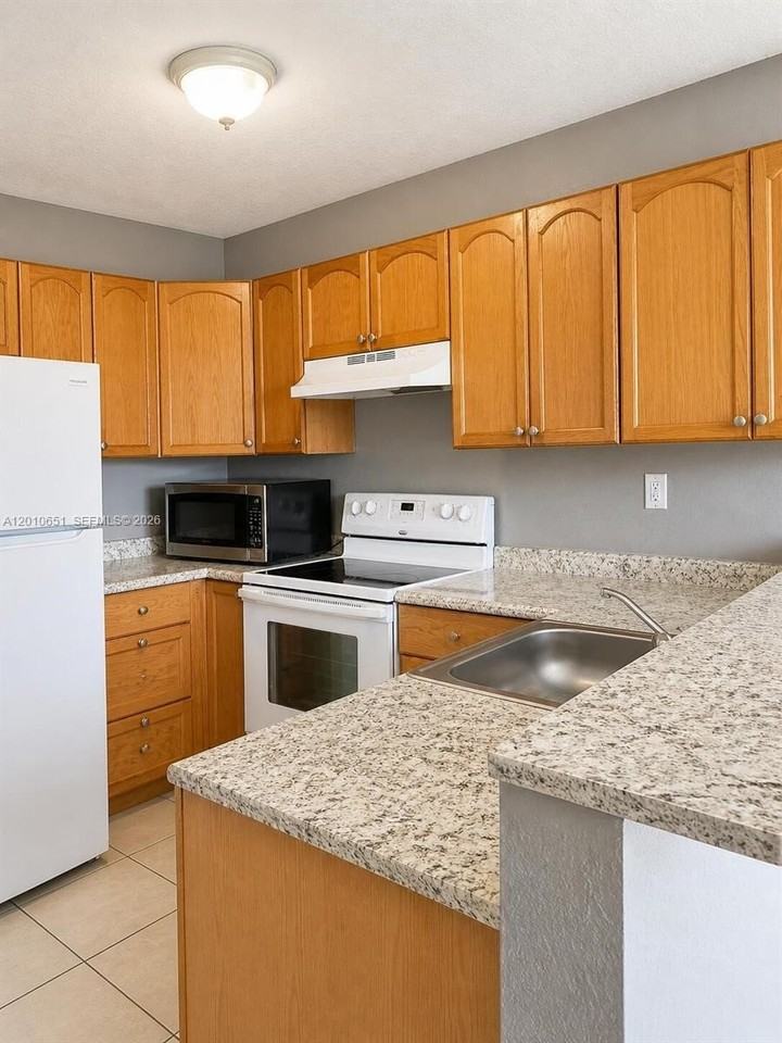 8180 Nw 23rd Ave #A - Photo 5 of 19