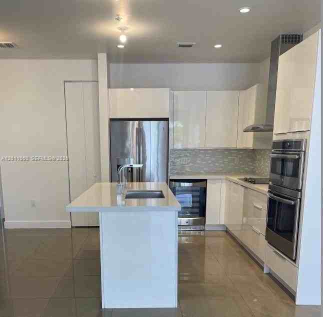 10245 Nw 63rd Ter #103 - Photo 2 of 10