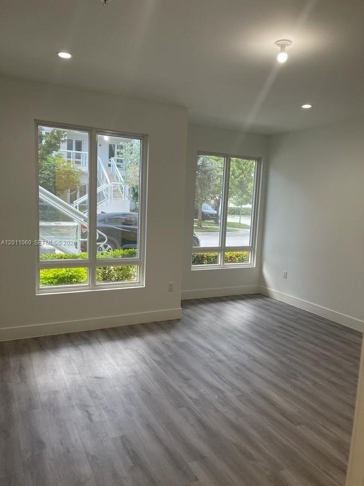 10245 Nw 63rd Ter #103 - Photo 5 of 10