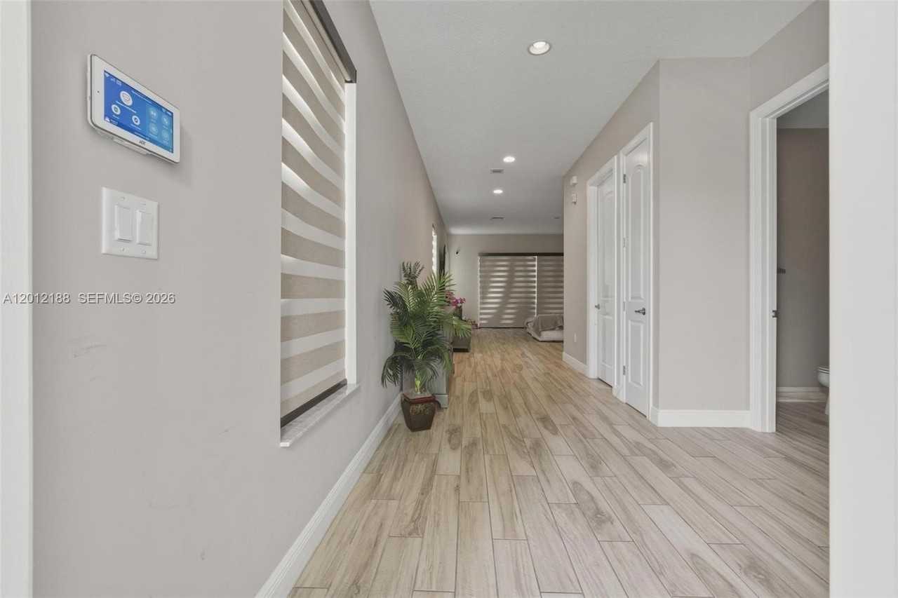 8815 Nw 37th Dr - Photo 2 of 32