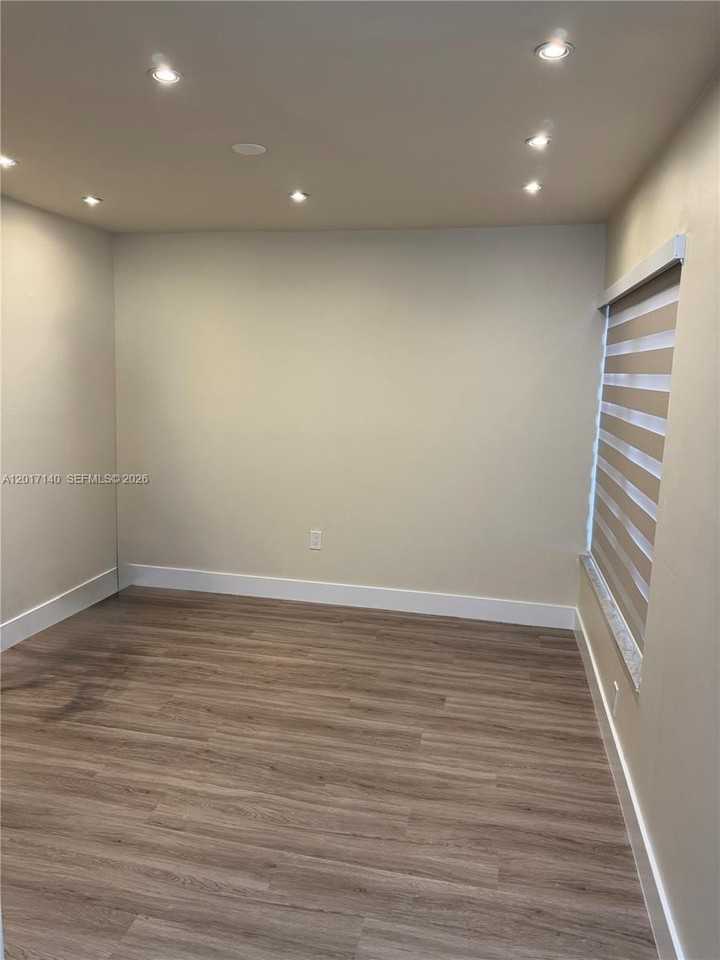 9319 Sw 123rd Avenue Ct - Photo 6 of 22