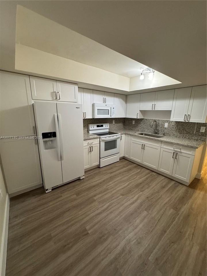 9319 Sw 123rd Avenue Ct - Photo 7 of 22