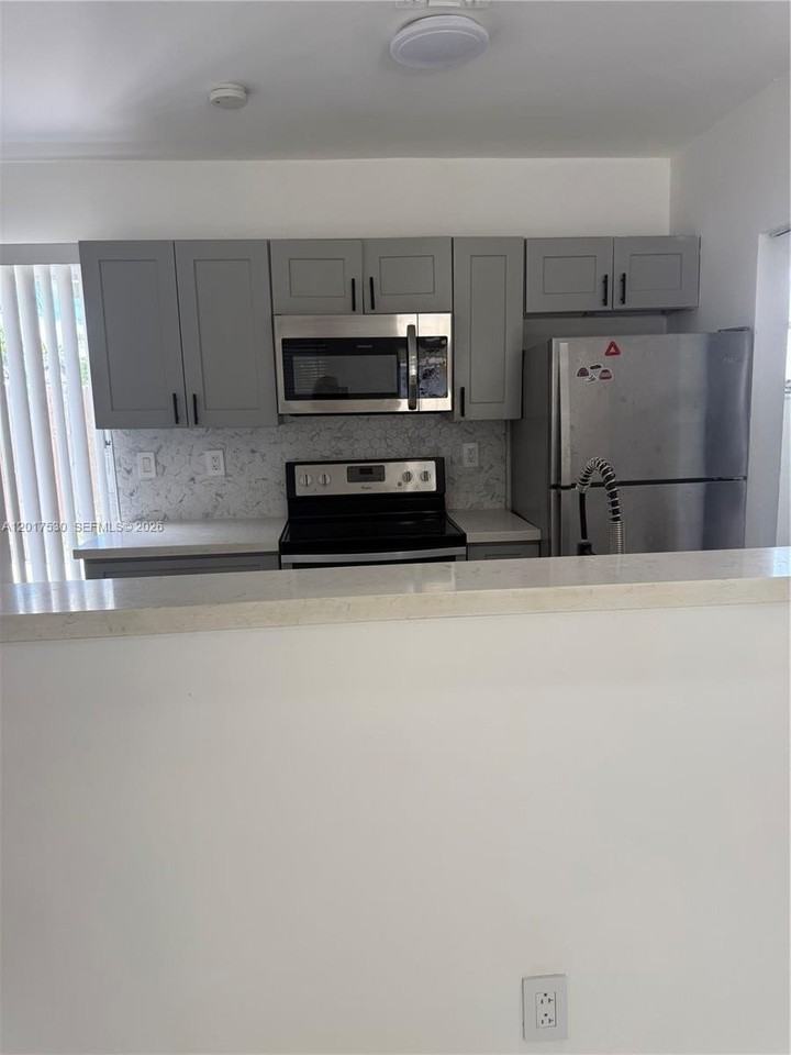1321 Ne 212th Ter - Photo 3 of 12