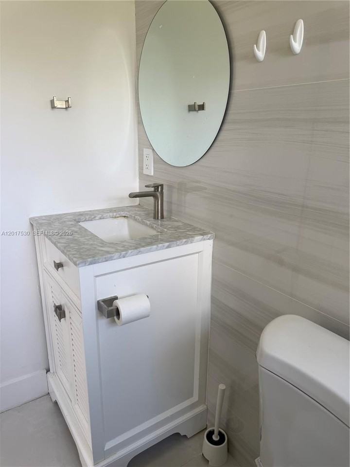1321 Ne 212th Ter - Photo 7 of 12
