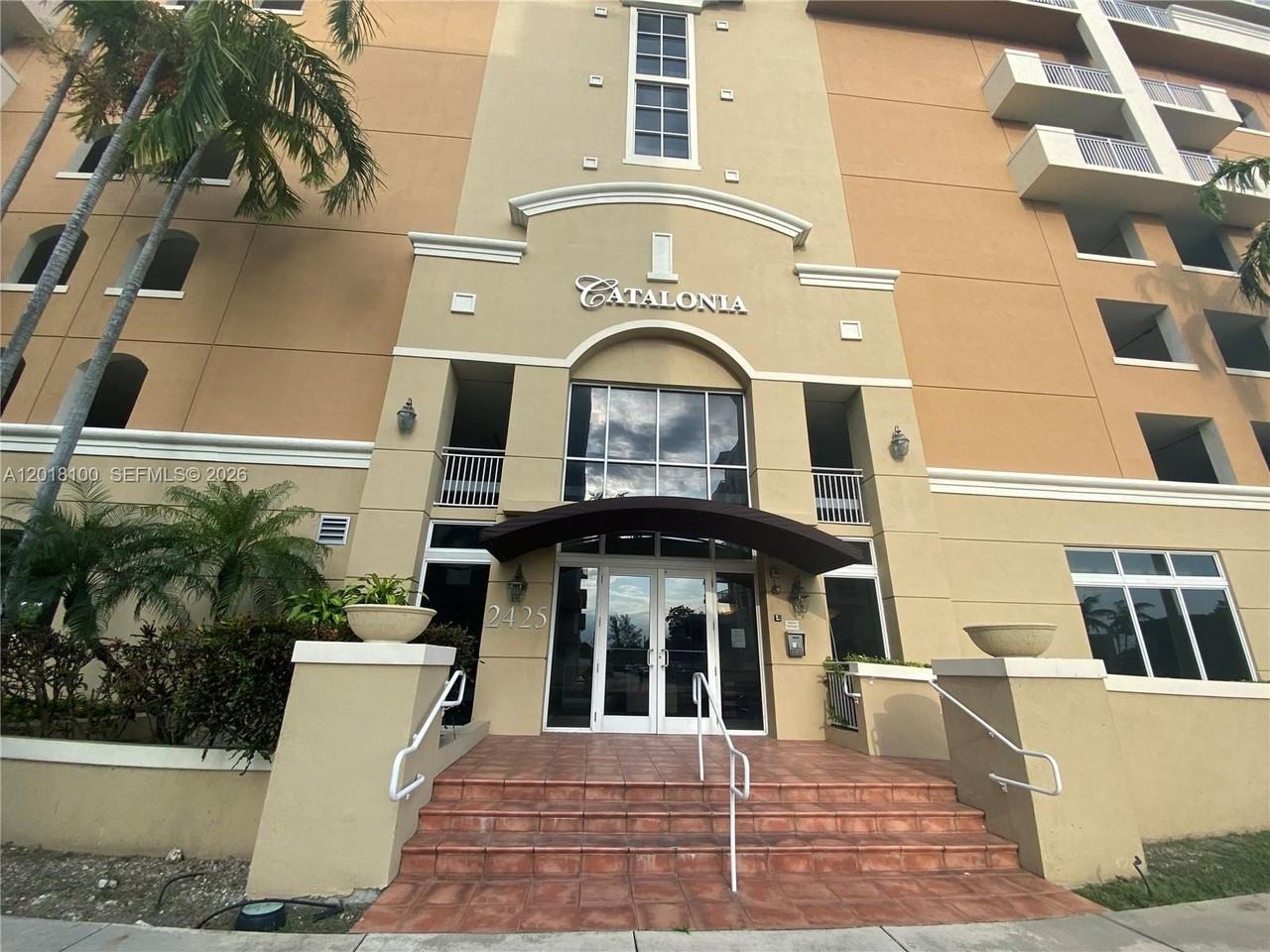 2425 Sw 27th Ave #1008 - Photo 4 of 20