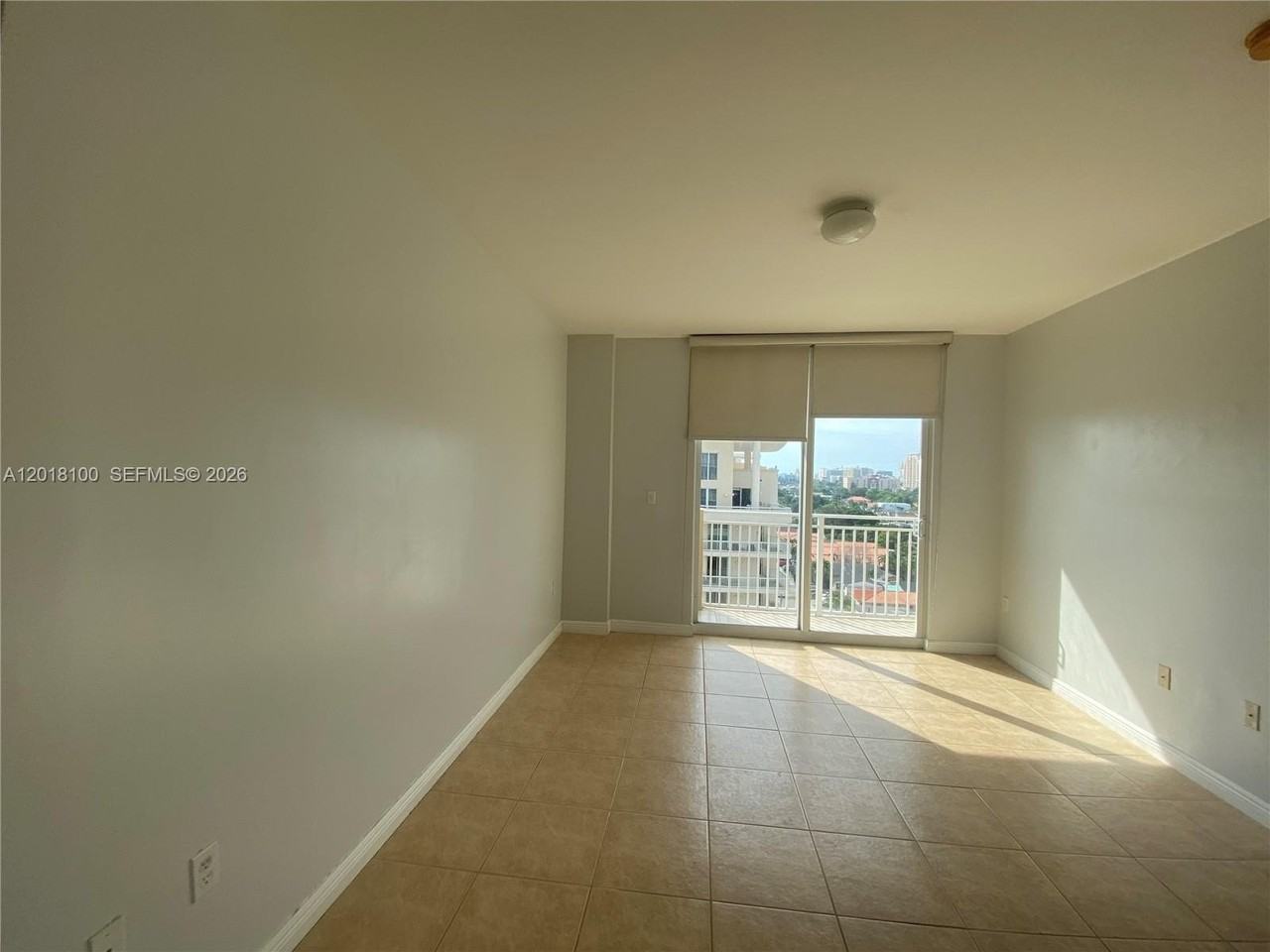 2425 Sw 27th Ave #1008 - Photo 5 of 20
