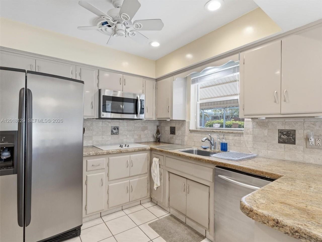 3222 Wilson St - Photo 5 of 27