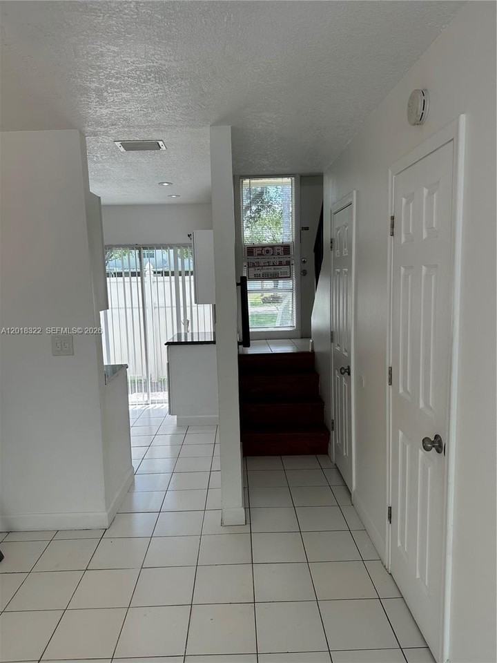 3005 Nw 5th Ter #2 - Photo 4 of 9